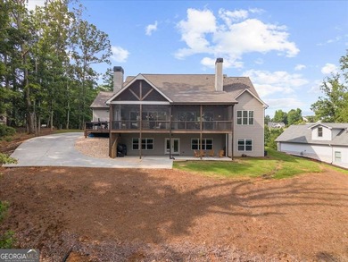 You will be AMAZED at this private, almost NEW construction home - photo 7