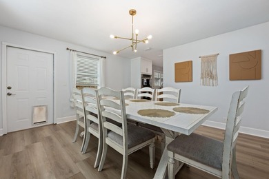 Nestled in the heart of Valparaiso, this 6 bedroom 3 bath gem - photo 9