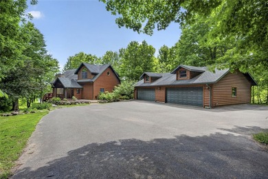 Phenomenal Northwoods chalet!! Discover your private Northwoods - photo 4