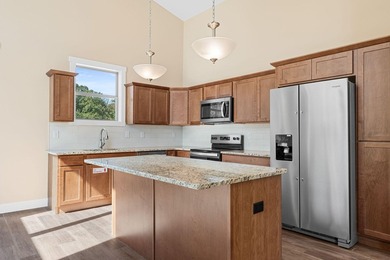 Gorgeous new construction home on the banks of Lake Taneycomo - photo 29