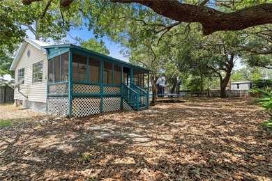 Prime investment opportunity, triplex in Gulf Shores! This - photo 1