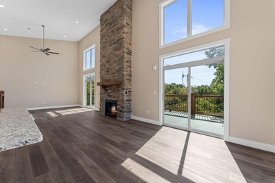 Gorgeous new construction home on the banks of Lake Taneycomo - photo 33