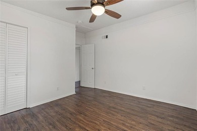 Prime investment opportunity, triplex in Gulf Shores! This - photo 9