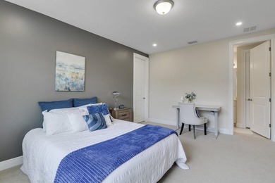 PRIVACY ABOUNDS IN THIS CUL-DE-SAC POOL HOME NESTLED ON AN - photo 52