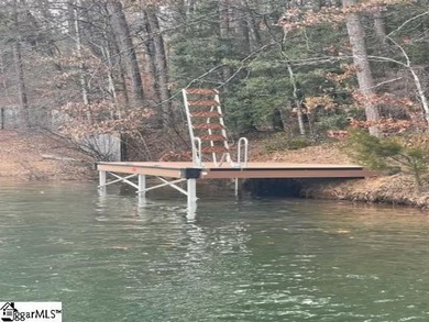 Stunning 6+ acre with new dock lot in the gated community of - photo 3