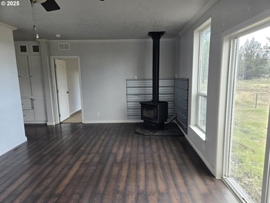 Discover your Central Oregon sanctuary at this 3-bedroom - photo 8