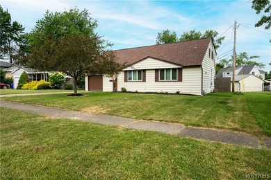 Welcome home to this inviting 4-bedroom, 1.5-bath residence - photo 1