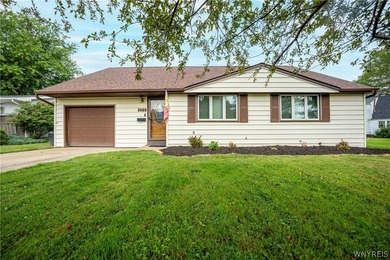 Welcome home to this inviting 4-bedroom, 1.5-bath residence - photo 3