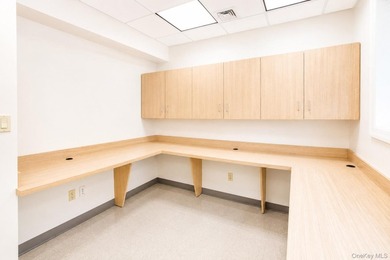 Exceptional opportunity to own or lease a prime commercial - photo 19