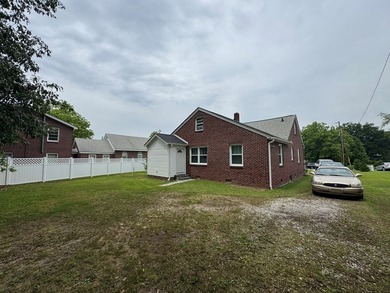 This 3-bedroom 1-bath home with spacious rooms and a unique - photo 22