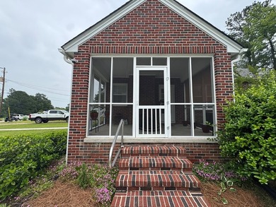 This 3-bedroom 1-bath home with spacious rooms and a unique - photo 23