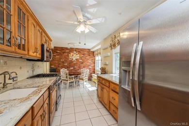 Welcome to this meticulously maintained 3 Bedroom 1.5 bath home - photo 3