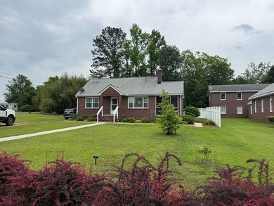 This 3-bedroom 1-bath home with spacious rooms and a unique - photo 25