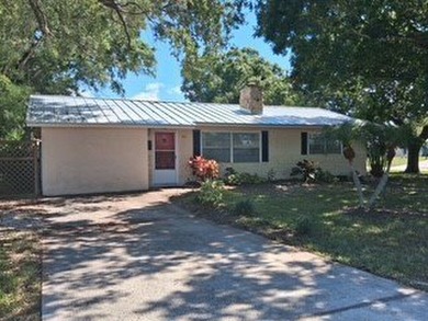 Discover the charm and potential of this spacious older home - photo 1