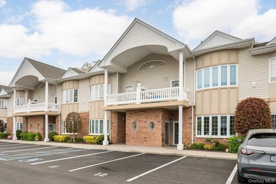 Welcome to this well maintained 2 bedroom, 2 full bath condo - photo 1
