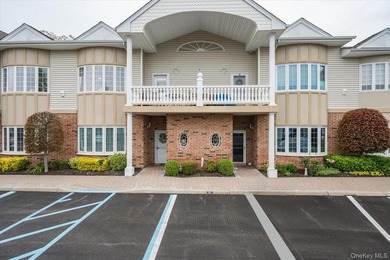 Welcome to this well maintained 2 bedroom, 2 full bath condo - photo 2