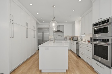 CUSTOM LEEDS-BUILT HOME JUST TWO BLOCKS TO THE BEACH! Built in - photo 15