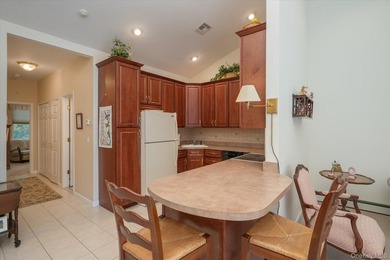 Welcome to this well maintained 2 bedroom, 2 full bath condo - photo 7