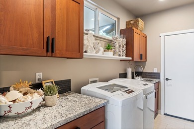 Perched at a comfortable elevation overlooking panoramic ocean - photo 19