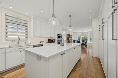 CUSTOM LEEDS-BUILT HOME JUST TWO BLOCKS TO THE BEACH! Built in - photo 19