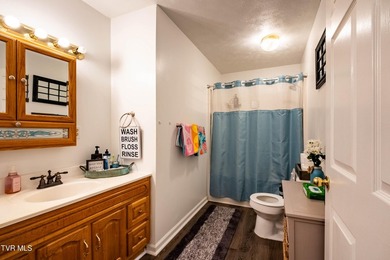 **BRICK HOME ON 10+ ACRES MINUTES FROM PUBLIC LAKE ACCESS** This - photo 10