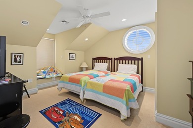 CUSTOM LEEDS-BUILT HOME JUST TWO BLOCKS TO THE BEACH! Built in - photo 34