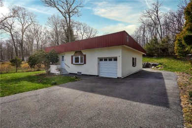 Lake Peekskill Home Sale Pending in Putnam Valley New York