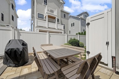 CUSTOM LEEDS-BUILT HOME JUST TWO BLOCKS TO THE BEACH! Built in - photo 42