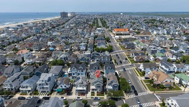 CUSTOM LEEDS-BUILT HOME JUST TWO BLOCKS TO THE BEACH! Built in - photo 45