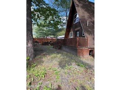 - Located in the Sacandaga Heights Beach Assoc and less than 1/2 - photo 4