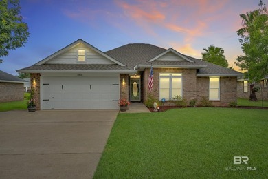 Welcome to your immaculate, turn-key oasis perfectly situated in - photo 1