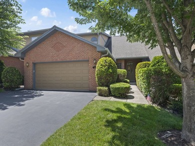 (private lake, pond, creek) Townhome/Townhouse For Sale in Bloomingdale Illinois