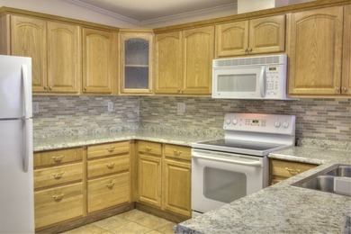 1 YEAR FREE RENT!! Welcome home to this beautifully maintained - photo 3