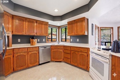 What an incredible river front property - ASTOUNDING views and - photo 9