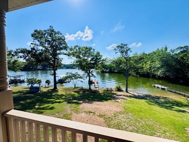 LAKEFRONT LIVING WITH ROOM FOR EVERYONE! Enjoy beautiful lake - photo 31