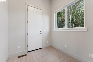 Contractor Special/ Fixer! Incredible Opportunity in the - photo 46
