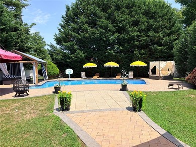 Surprisingly Spacious and Expanded Ranch in Sayville - Updated - photo 25