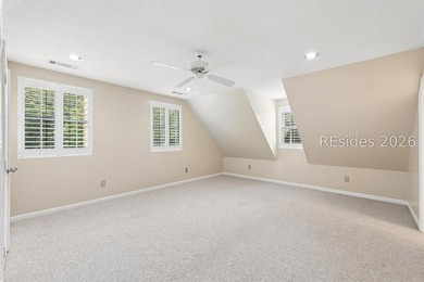 Tucked behind wrought iron gates on over four private, fenced - photo 31