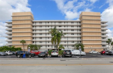 Golden Isles Lakes Area Condo For Sale in Hallandale Beach Florida