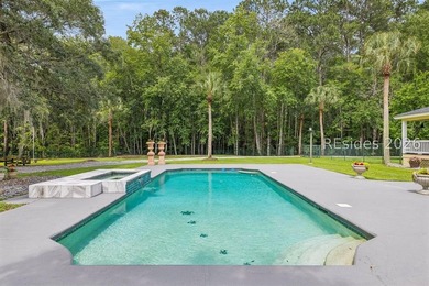 Tucked behind wrought iron gates on over four private, fenced - photo 47