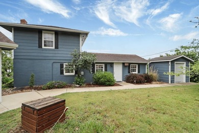 Phenomenal lake property with 180 degrees of water frontage and - photo 2