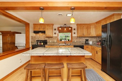 Phenomenal lake property with 180 degrees of water frontage and - photo 7