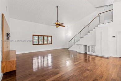 Ideally located in desirable East Hollywood, just minutes from - photo 14