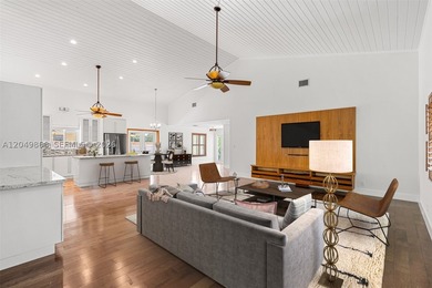 Ideally located in desirable East Hollywood, just minutes from - photo 16