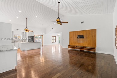 Ideally located in desirable East Hollywood, just minutes from - photo 17