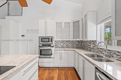 Ideally located in desirable East Hollywood, just minutes from - photo 22