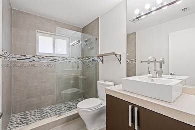 Ideally located in desirable East Hollywood, just minutes from - photo 29