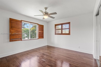 Ideally located in desirable East Hollywood, just minutes from - photo 31