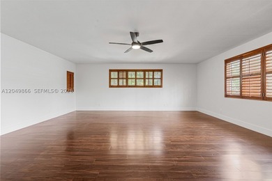 Ideally located in desirable East Hollywood, just minutes from - photo 36