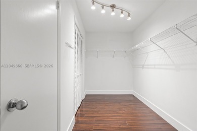 Ideally located in desirable East Hollywood, just minutes from - photo 38